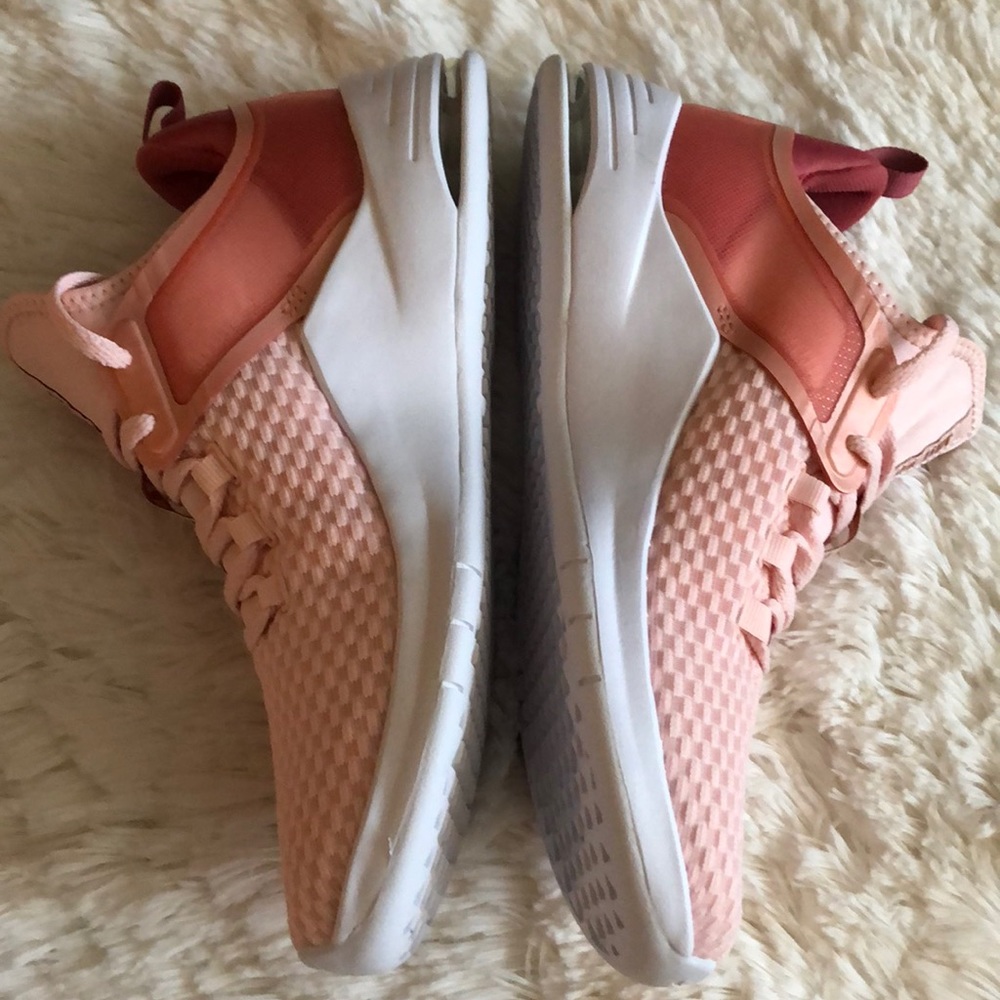 SOLD! NIKE AIR MAX BELLA TR 2 SNEAKERS - Picture 3 of 7